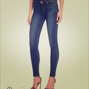 NWOT Paige Brand Skyline Skinny Jeans
